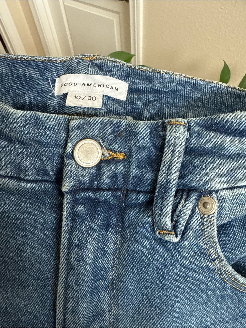 Good American Good Classic Stacked Jeans - Picture 3 of 5
